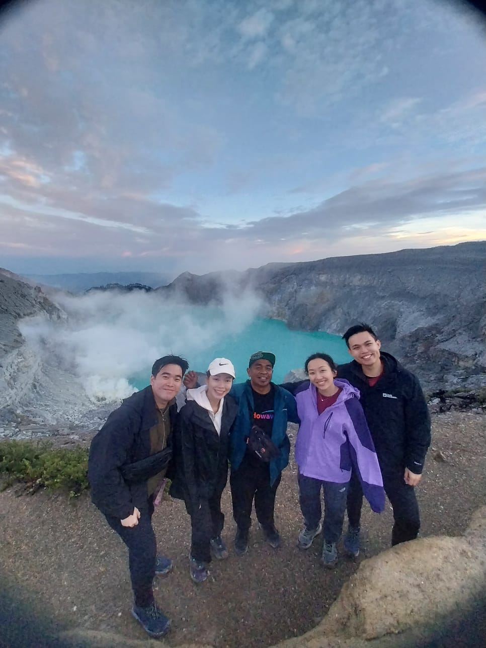 trip-to-kawah-ijen-blue-fire-kulo-java-tour-and-travel-2