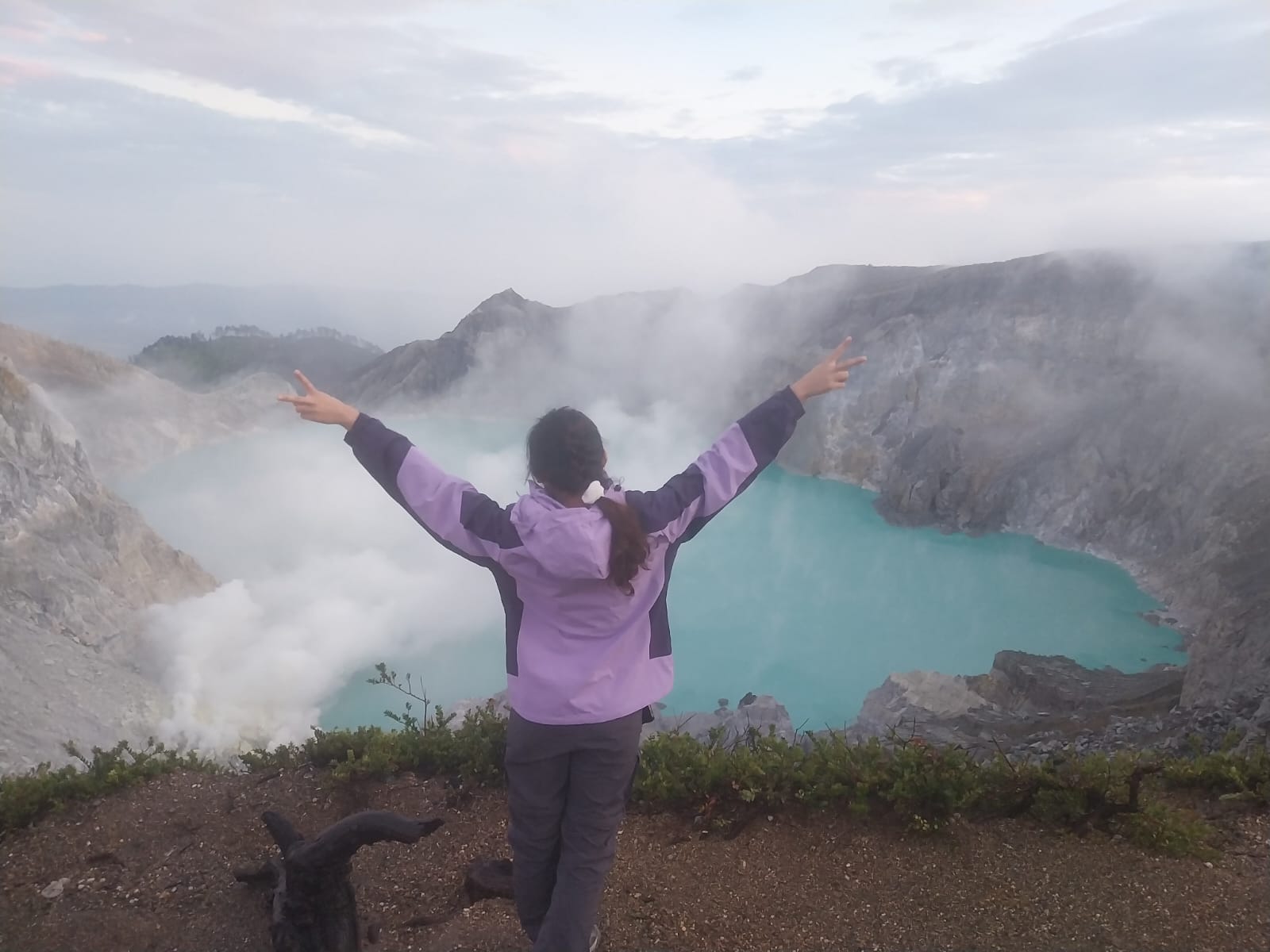 kawah-ijen-blue-fire-kulo-java-tour-and-travel-3