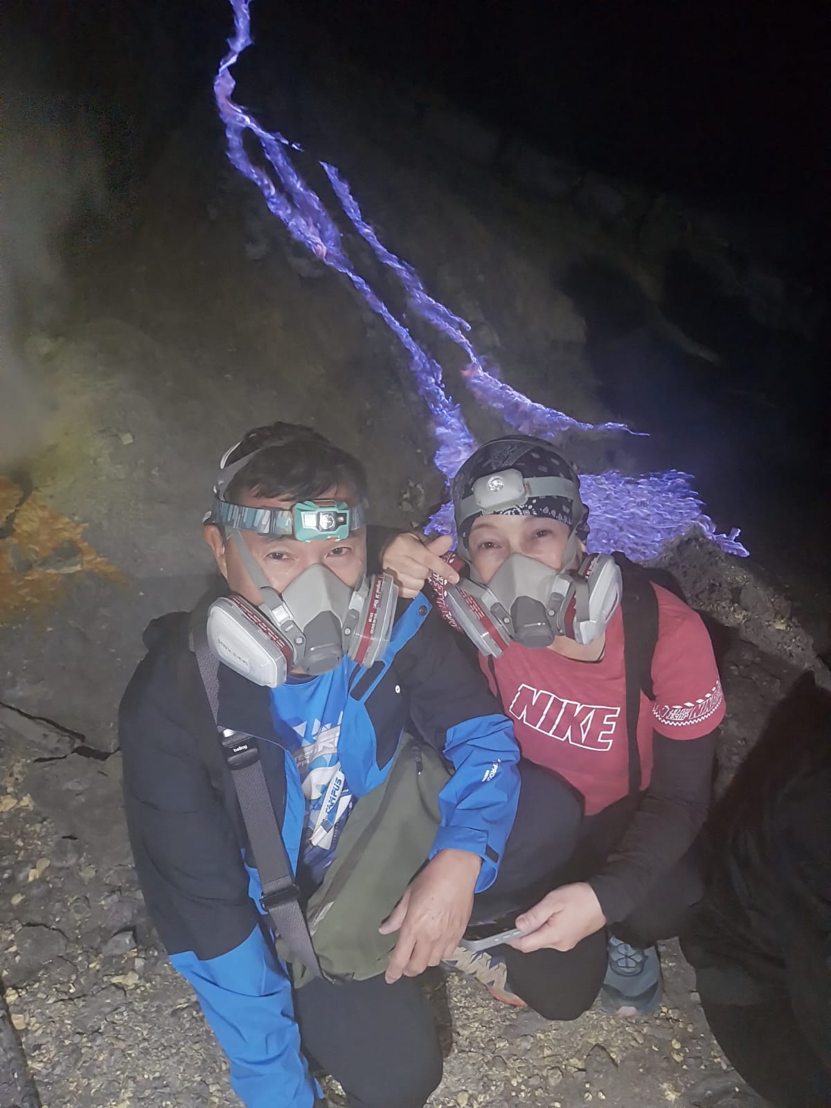 kawah-ijen-blue-fire-kulo-java-tour-and-travel-6