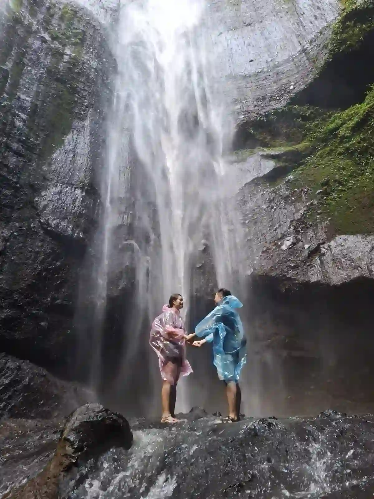 activities-madakaripura-waterfall-kulo-java-tour-travel-4