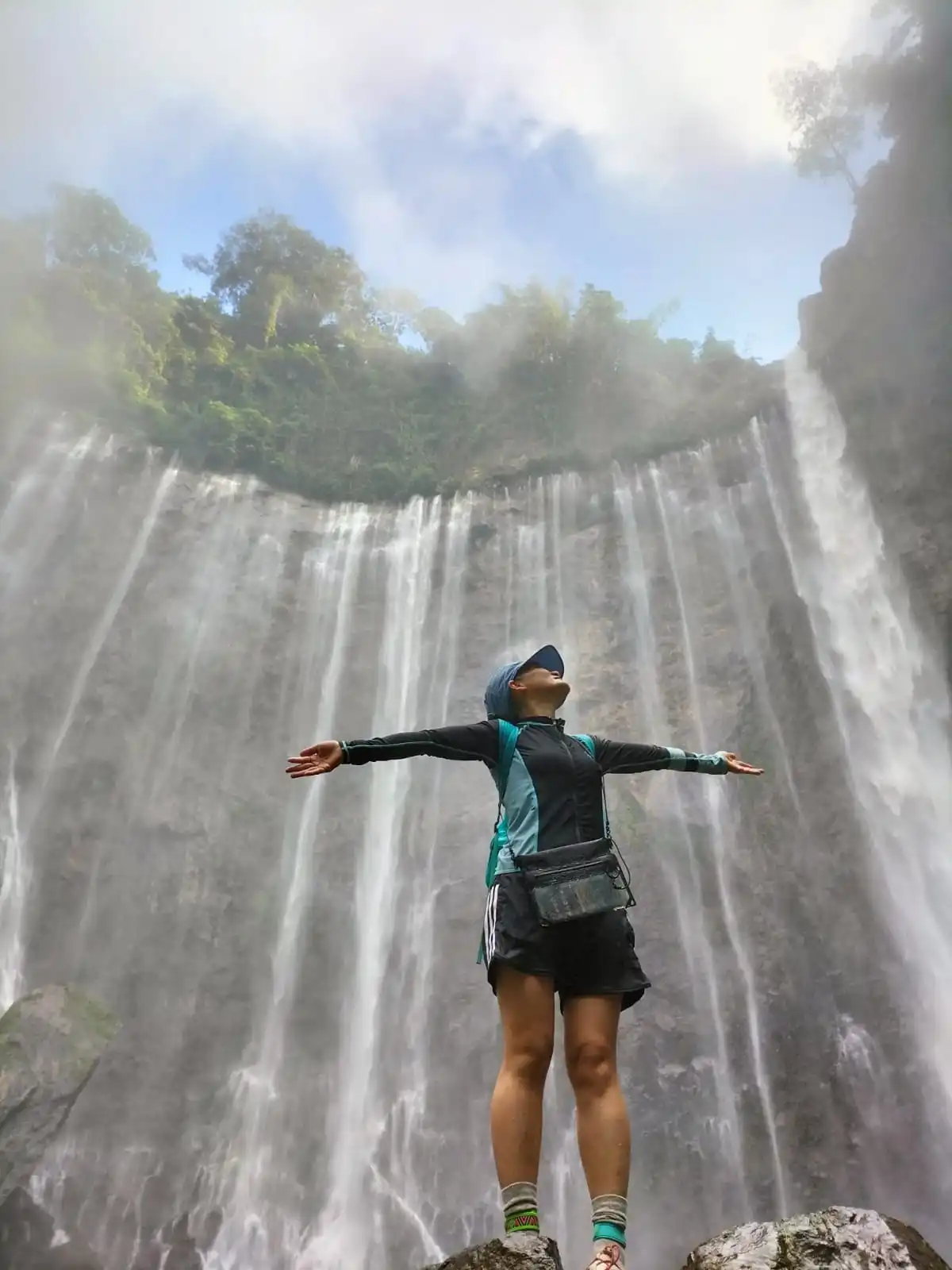 trekking-tumpak-sewu-waterfall-kulo-java-tour-travel-2