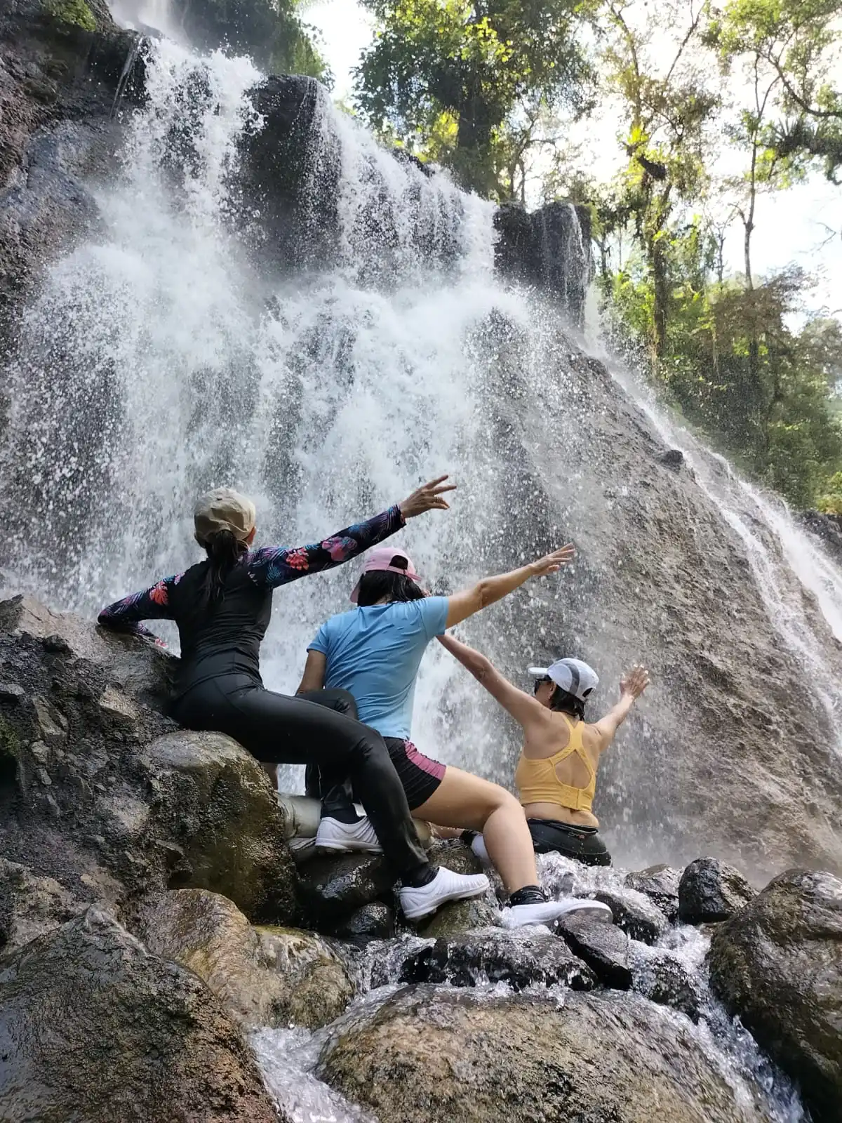 tumpak-sewu-waterfall-kulo-java-tour-travel-4