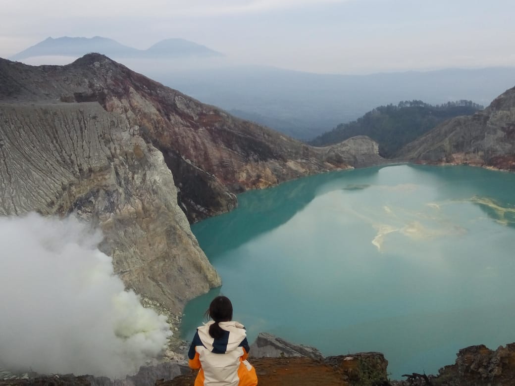 Pick up from Surabaya - Ijen bluefire - Bromo - Madakaripura waterfall - Turnback Surabaya (4D3N)